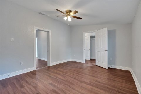 Propiedad comercial en venta en Tampa, Florida, 8 dormitorios, 256.78 m2 № 2416264 - foto 22