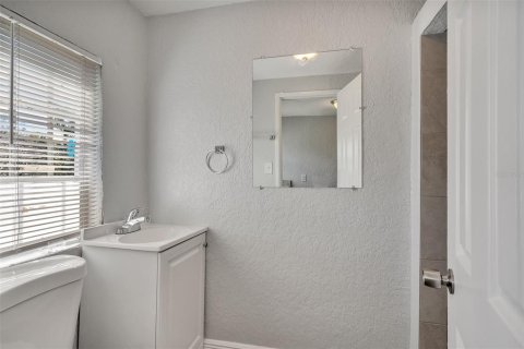 Propiedad comercial en venta en Tampa, Florida, 8 dormitorios, 256.78 m2 № 2416264 - foto 25
