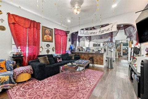 Propiedad comercial en venta en Tampa, Florida, 8 dormitorios, 256.78 m2 № 2416264 - foto 23