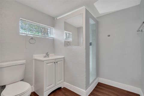 Propiedad comercial en venta en Tampa, Florida, 8 dormitorios, 256.78 m2 № 2416264 - foto 24