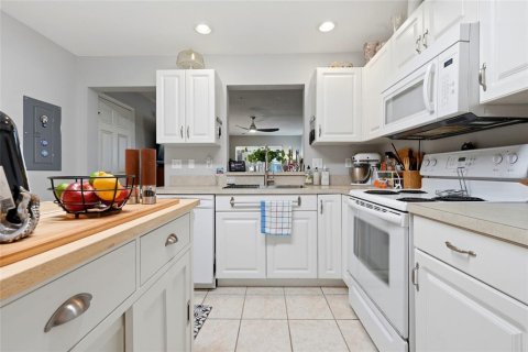 Condo in Gainesville, Florida, 2 bedrooms  № 2196612 - photo 6