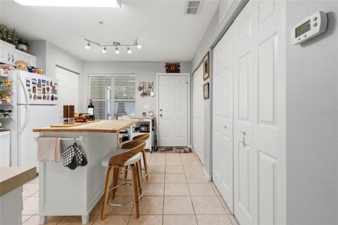 Condo in Gainesville, Florida, 2 bedrooms  № 2196612 - photo 4