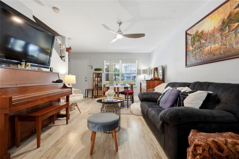 Condo in Gainesville, Florida, 2 bedrooms  № 2196612 - photo 7