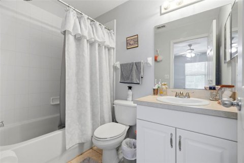 Condo in Gainesville, Florida, 2 bedrooms  № 2196612 - photo 15