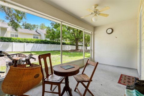 Condo in Gainesville, Florida, 2 bedrooms  № 2196612 - photo 18