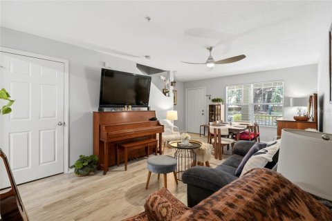 Condo in Gainesville, Florida, 2 bedrooms  № 2196612 - photo 9