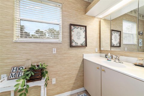 House in Ocala, Florida 5 bedrooms, 571.53 sq.m. № 2420270 - photo 29