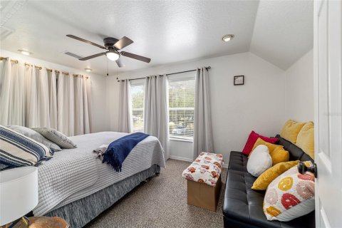House in Ocala, Florida 5 bedrooms, 571.53 sq.m. № 2420270 - photo 20