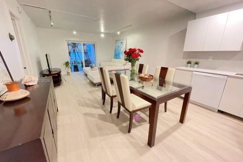 Condominio en Key Biscayne, Florida, 3 dormitorios  № 2011226