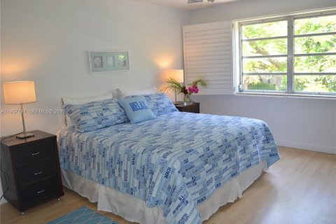 Condominio en alquiler en Key Biscayne, Florida, 3 dormitorios № 2011226 - foto 4