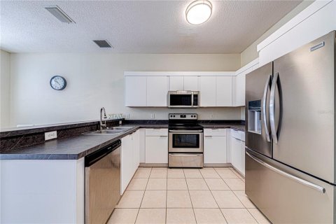 Casa en alquiler en Davenport, Florida, 6 dormitorios, 263.38 m2 № 1917359 - foto 16