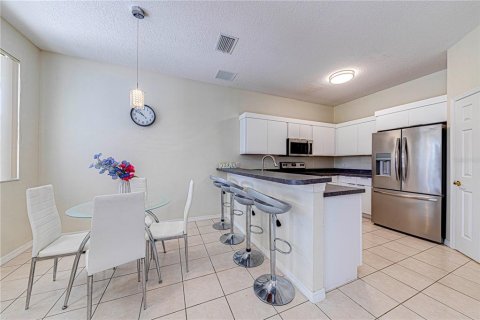 Casa en alquiler en Davenport, Florida, 6 dormitorios, 263.38 m2 № 1917359 - foto 14