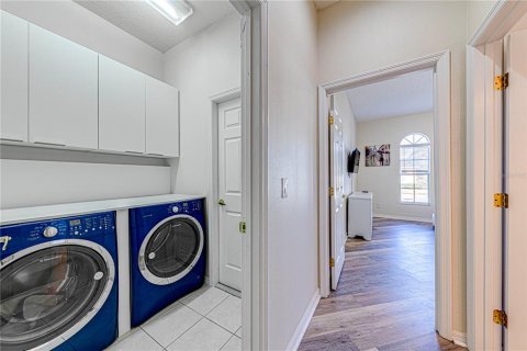 Casa en alquiler en Davenport, Florida, 6 dormitorios, 263.38 m2 № 1917359 - foto 28