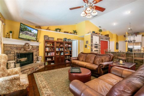 Casa en venta en Eustis, Florida, 4 dormitorios, 214.79 m2 № 1537227 - foto 12
