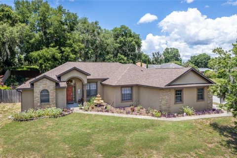 Casa en venta en Eustis, Florida, 4 dormitorios, 214.79 m2 № 1537227 - foto 1