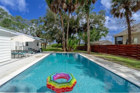 House in Tampa, Florida 3 bedrooms, 118.54 sq.m. № 1828486 - photo 6