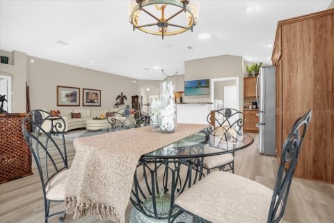 House in The Villages, Florida 3 bedrooms, 181.72 sq.m. № 1883050 - photo 7
