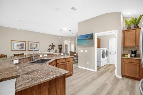 House in The Villages, Florida 3 bedrooms, 181.72 sq.m. № 1883050 - photo 11