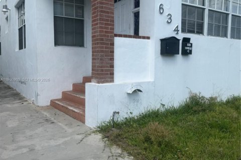 House in Miami, Florida 3 bedrooms № 2256122