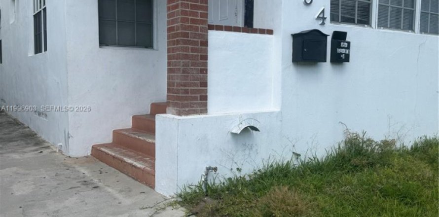 House in Miami, Florida 3 bedrooms № 2256122