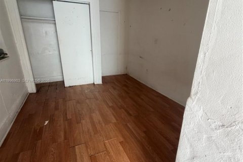 House in Miami, Florida 3 bedrooms № 2256122 - photo 7
