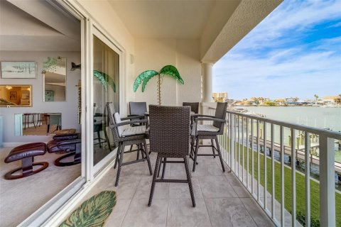 Condominio en alquiler en Redington Shores, Florida, 3 dormitorios, 280.56 m2 № 1524788 - foto 27