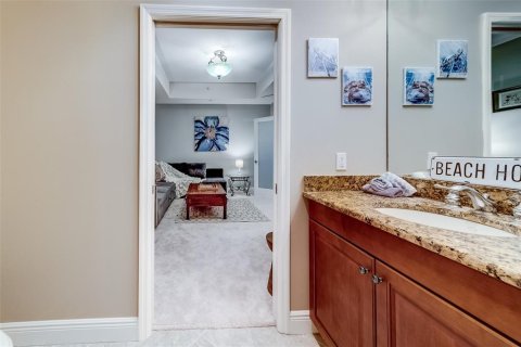 Condominio en alquiler en Redington Shores, Florida, 3 dormitorios, 280.56 m2 № 1524788 - foto 8