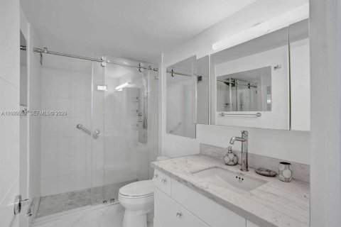 Condo in Hallandale Beach, Florida, 1 bedroom № 2145940
