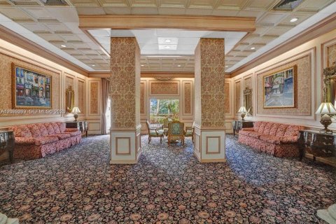 Condo in Hallandale Beach, Florida, 1 bedroom № 2145940 - photo 27