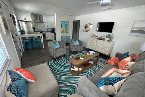 Apartment in Sarasota, Florida 2 bedrooms, 69.68 sq.m. № 2232063 - photo 9