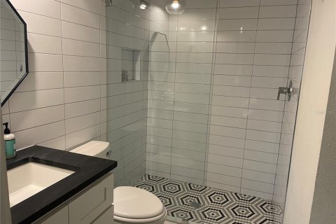 Apartment in Sarasota, Florida 2 bedrooms, 69.68 sq.m. № 2232063 - photo 11
