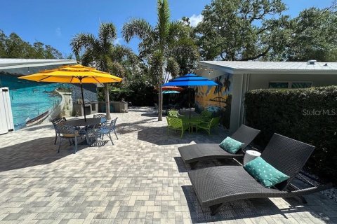 Apartment in Sarasota, Florida 2 bedrooms, 69.68 sq.m. № 2232063 - photo 24