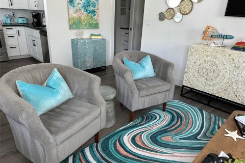 Apartment in Sarasota, Florida 2 bedrooms, 69.68 sq.m. № 2232063 - photo 3