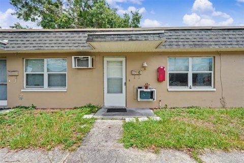 Immobilier commercial à vendre à Holiday, Floride: 4 chambres, 167.22 m2 № 2297051 - photo 12
