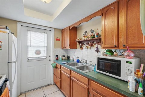 Immobilier commercial à vendre à Holiday, Floride: 4 chambres, 167.22 m2 № 2297051 - photo 18