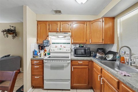 Immobilier commercial à vendre à Holiday, Floride: 4 chambres, 167.22 m2 № 2297051 - photo 6