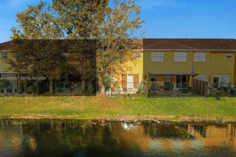 Купить таунхаус в Хомстед, Флорида 3 спальни, 134.43м2, № 2079902 - фото 20