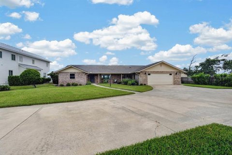 House in Ormond Beach, Florida 3 bedrooms, 221.85 sq.m. № 2398548 - photo 9