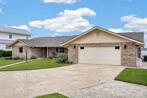 House in Ormond Beach, Florida 3 bedrooms, 221.85 sq.m. № 2398548 - photo 7