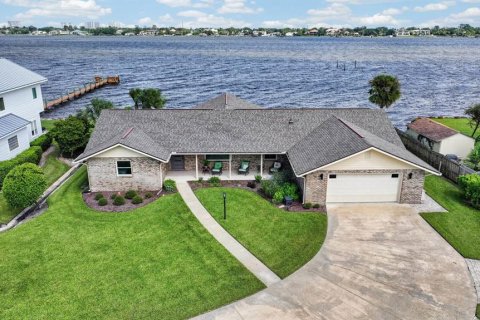 House in Ormond Beach, Florida 3 bedrooms, 221.85 sq.m. № 2398548