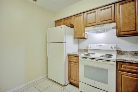 Propiedad comercial en venta en Sebring, Florida, 28 dormitorios, 181.35 m2 № 2407087 - foto 6