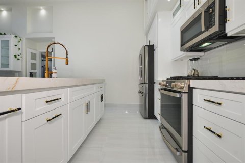 Купить виллу или дом в Пунта-Горда, Флорида 7 комнат, 148.64м2, № 2429115 - фото 17