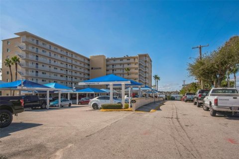 Condo in Daytona Beach, Florida, 2 bedrooms  № 1563678 - photo 1