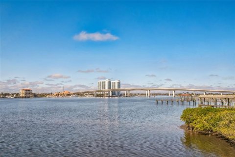 Condo in Daytona Beach, Florida, 2 bedrooms  № 1563678 - photo 19