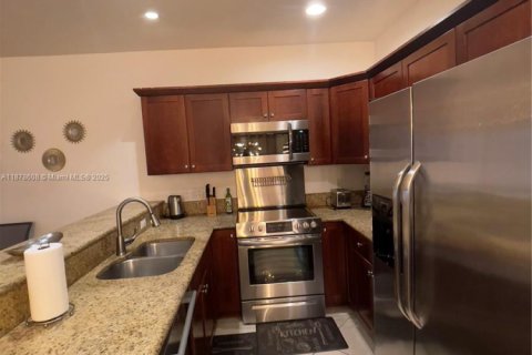 Adosado en alquiler en Oakland Park, Florida, 4 dormitorios, 180.42 m2 № 1927361 - foto 3