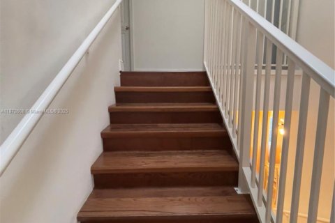 Adosado en alquiler en Oakland Park, Florida, 4 dormitorios, 180.42 m2 № 1927361 - foto 7