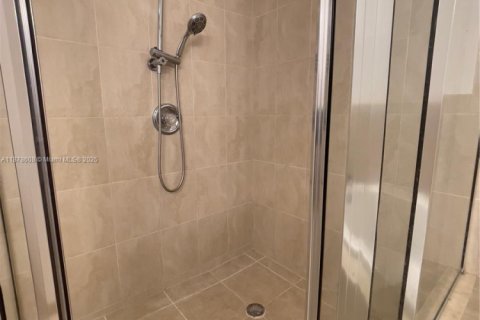 Adosado en alquiler en Oakland Park, Florida, 4 dormitorios, 180.42 m2 № 1927361 - foto 11