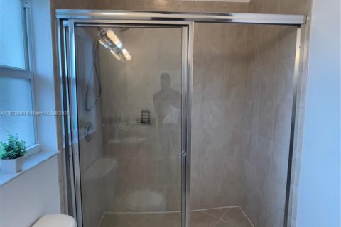 Adosado en alquiler en Oakland Park, Florida, 4 dormitorios, 180.42 m2 № 1927361 - foto 19