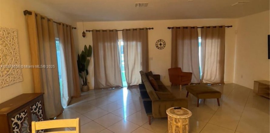 Adosado en Oakland Park, Florida 4 dormitorios, 180.42 m2 № 1927361