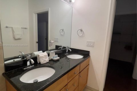 Adosado en alquiler en Oakland Park, Florida, 4 dormitorios, 180.42 m2 № 1927361 - foto 13